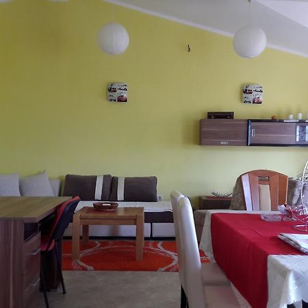 הרצג-נובי Porodicni Apartman מראה חיצוני תמונה