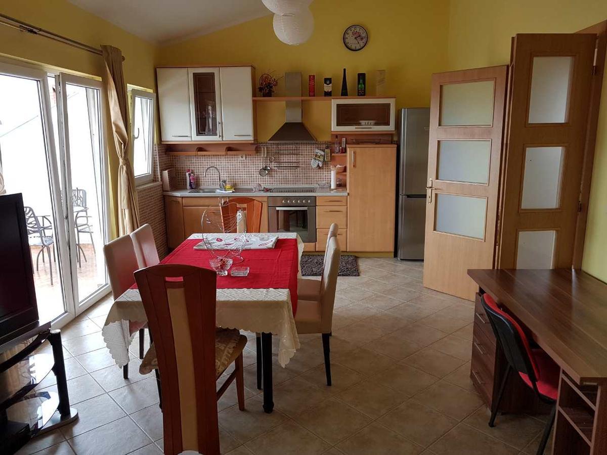 הרצג-נובי Porodicni Apartman מראה חיצוני תמונה