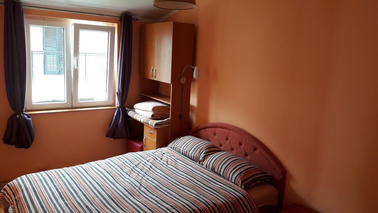 הרצג-נובי Porodicni Apartman מראה חיצוני תמונה